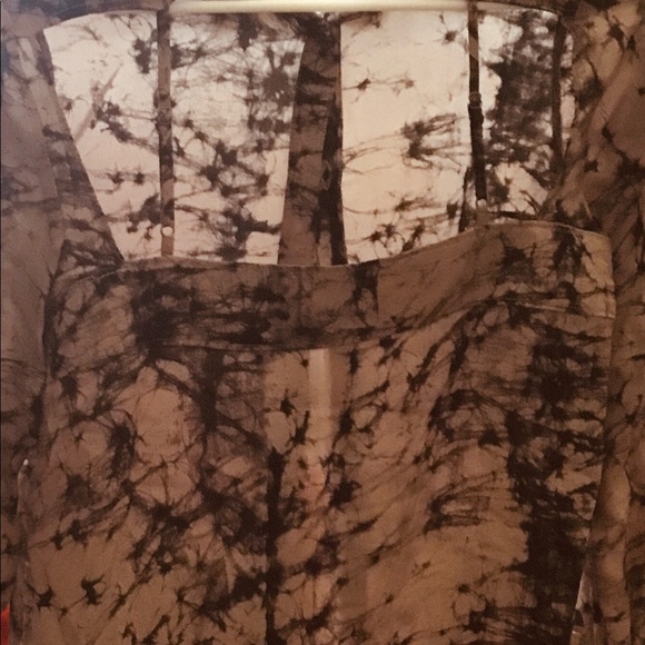 NWT- Peek A Boo exposed Back 😍 Button Down Shirt! - Picture 6 of 6